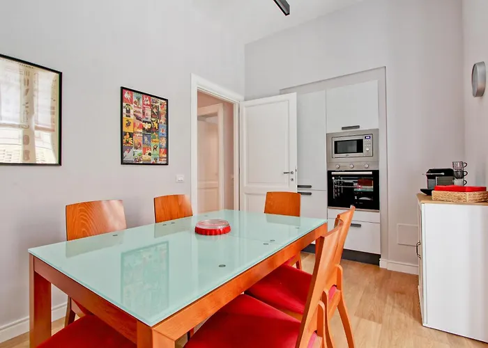 Appartement Nizza 33 *